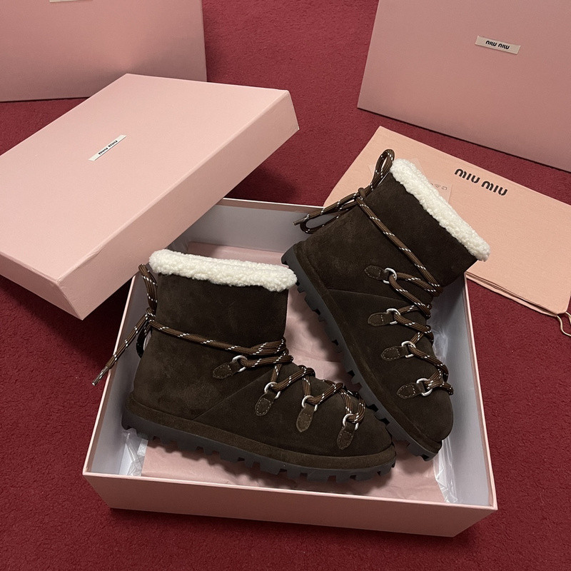M1um1u sneaker