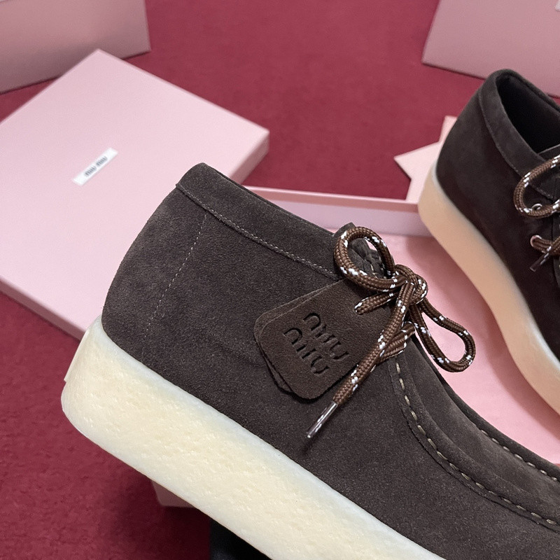 M1um1u sneaker