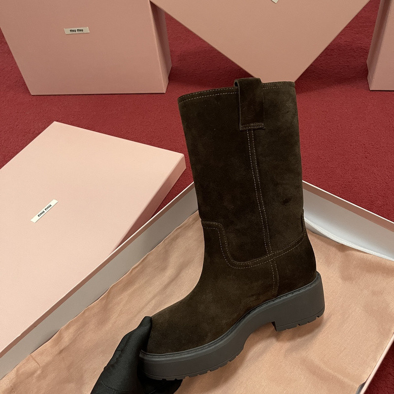 M1um1u sneaker