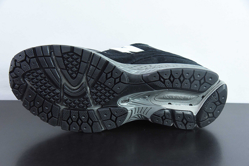 NEW BALANCE SNEAKER