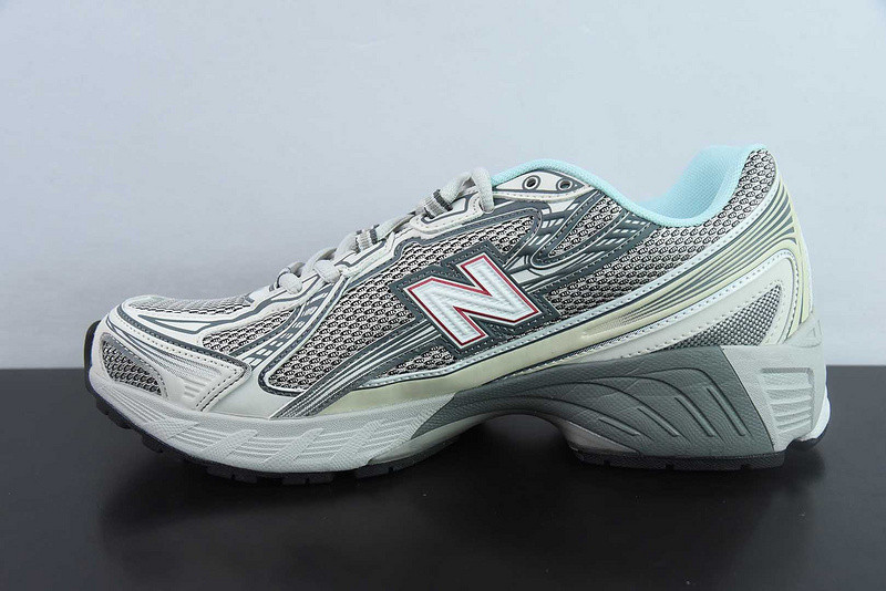 NEW BALANCE SNEAKER