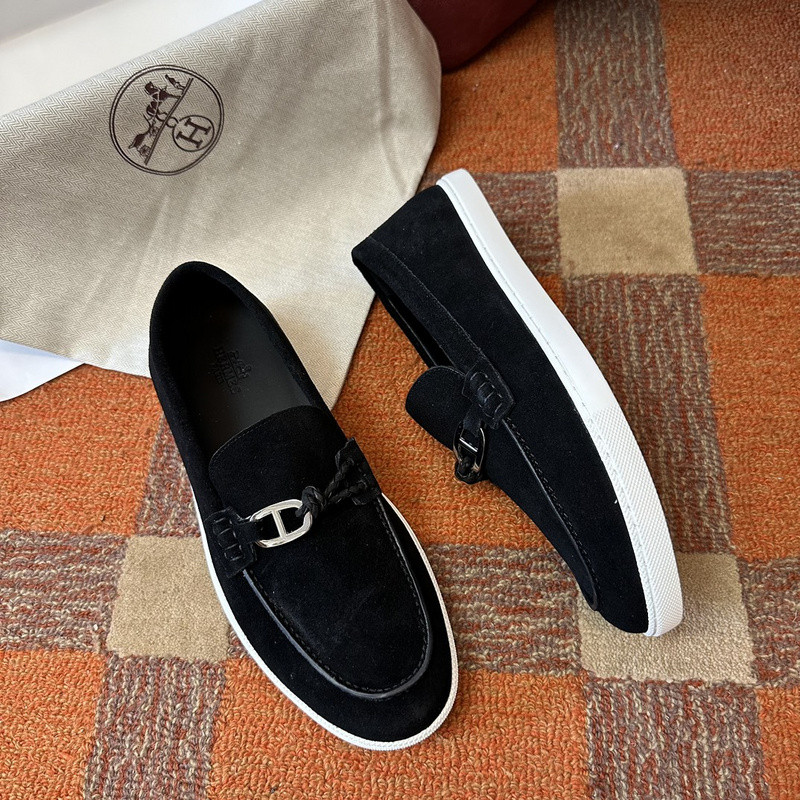 H**me5 sneaker