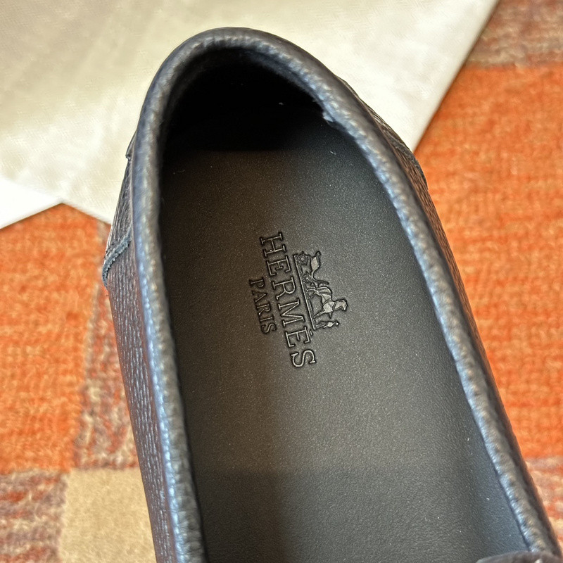 H**me5 sneaker