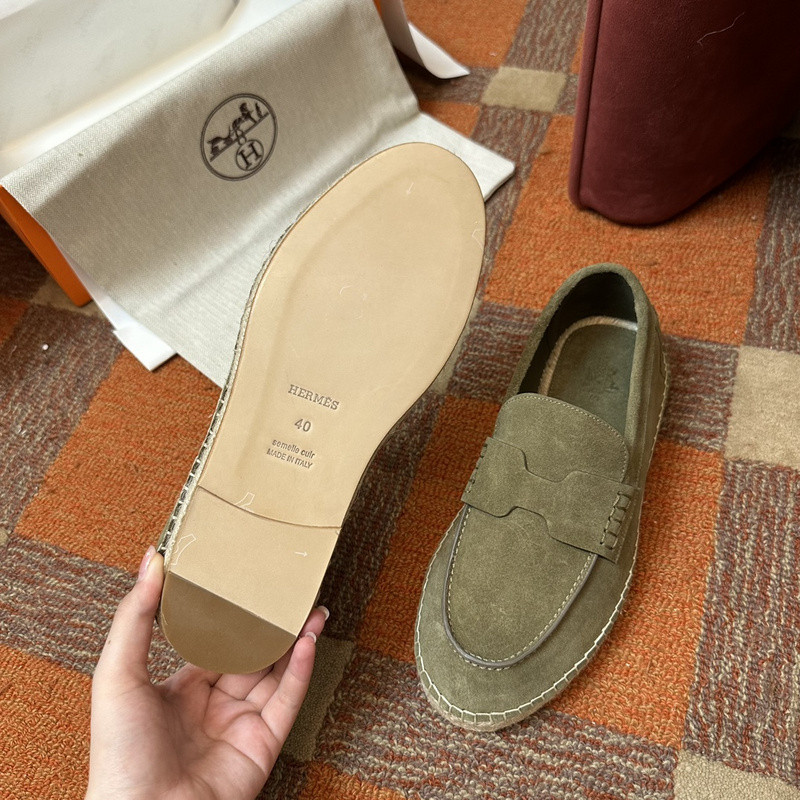 H**me5 sneaker