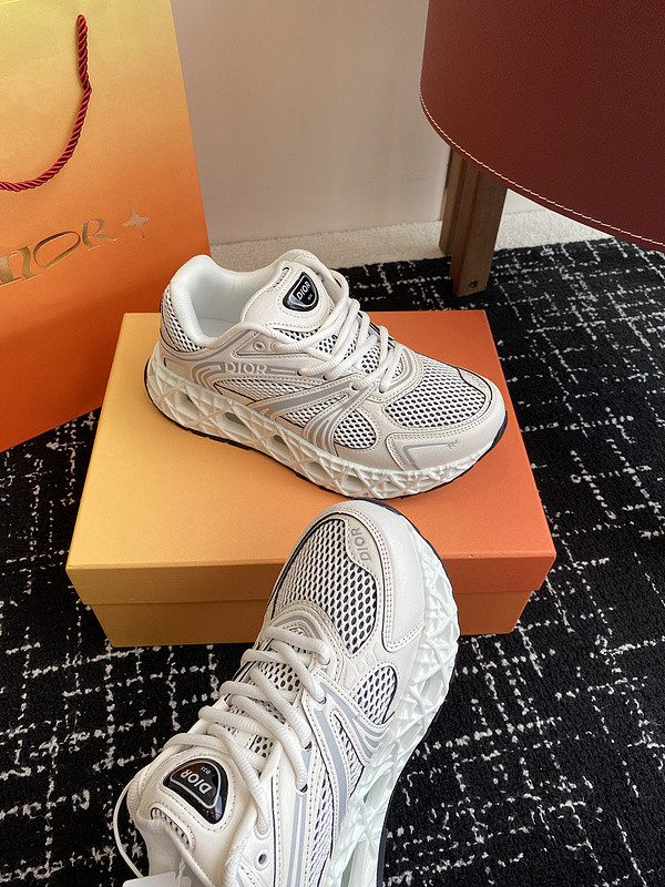 DIO* SNEAKER