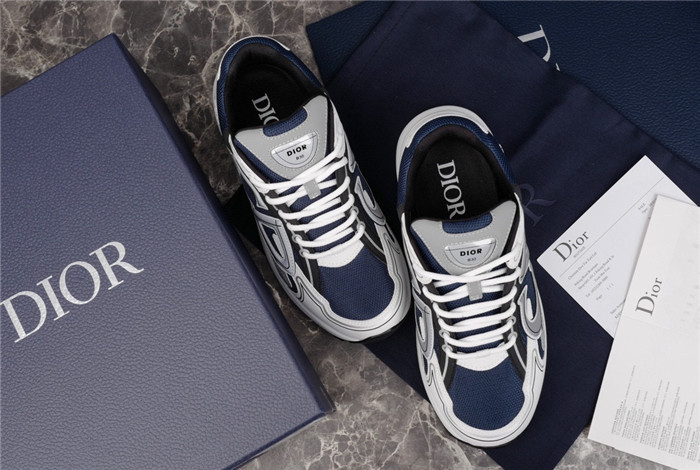 dio* sneaker