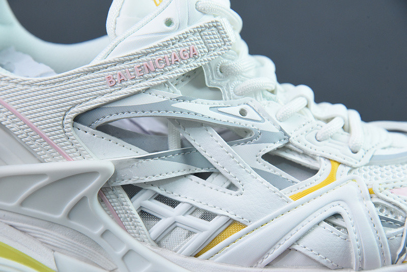 bc track sneaker