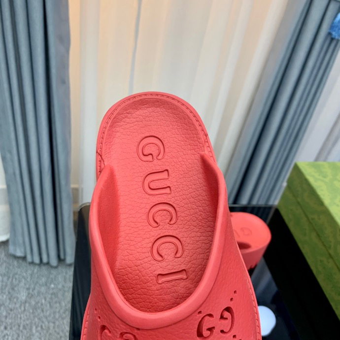g*u*i sandals high