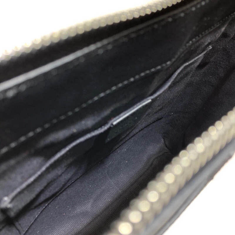 G*u*i shoulder bag