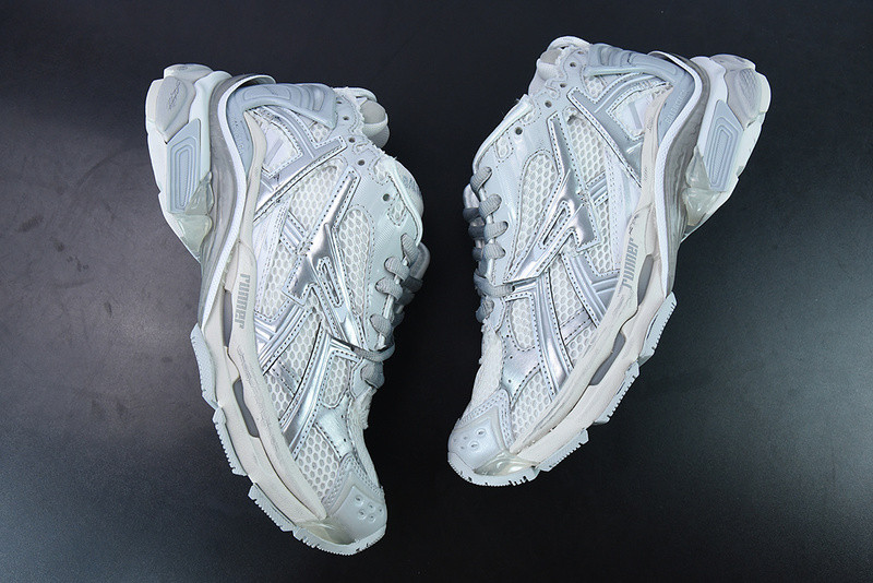 Ba*len*cia*ga runner sneaker