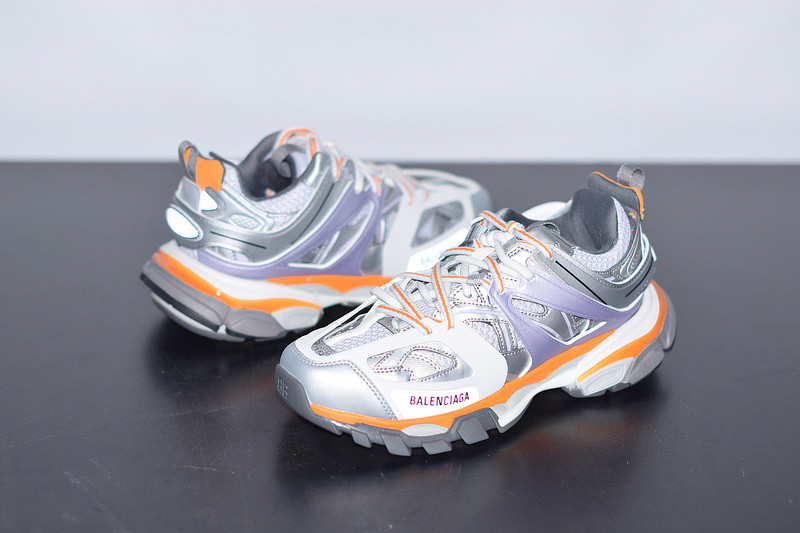 bc track sneaker