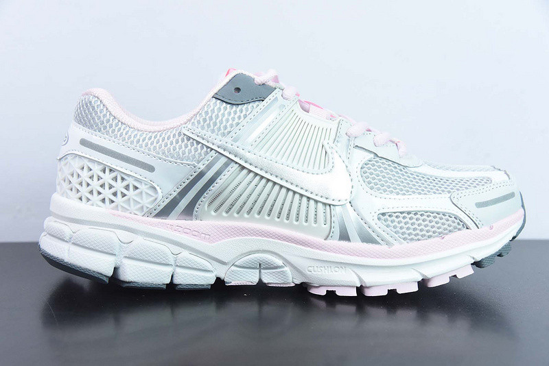 nike wmns zoom vomero 5 520 white pink fn3695-001