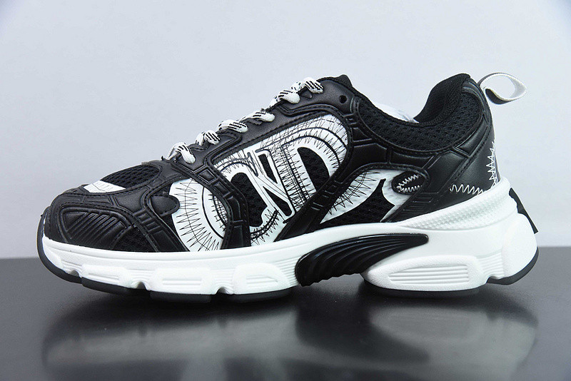 dio* sneaker