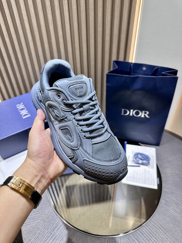 dio* sneaker