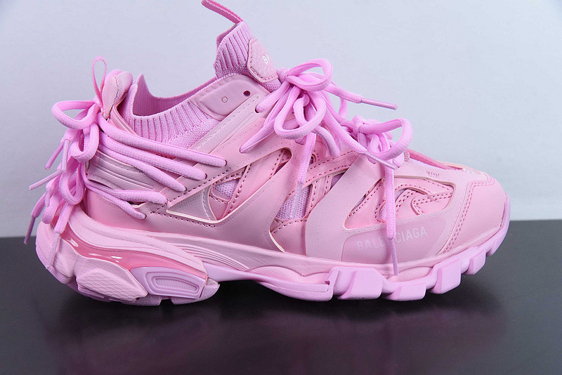 bc track sneaker