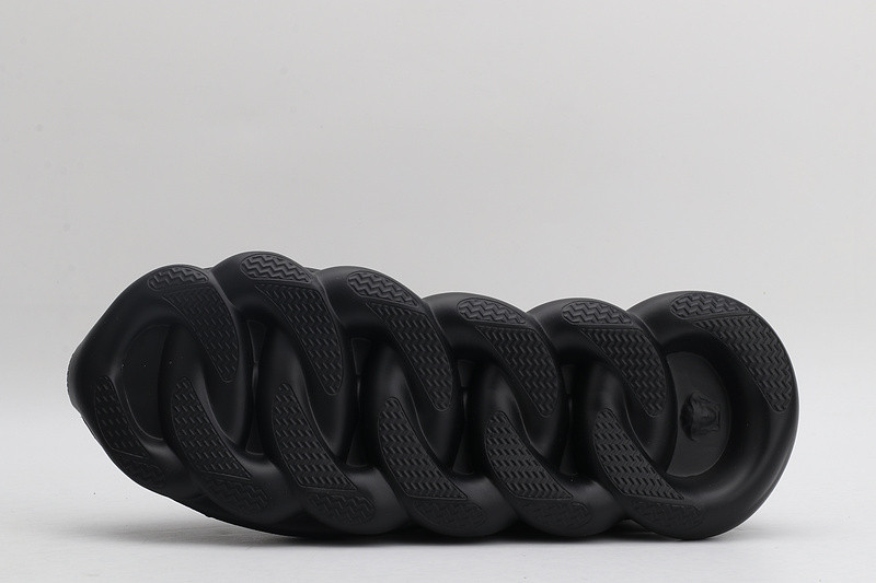 vs chain reaction sneakers
