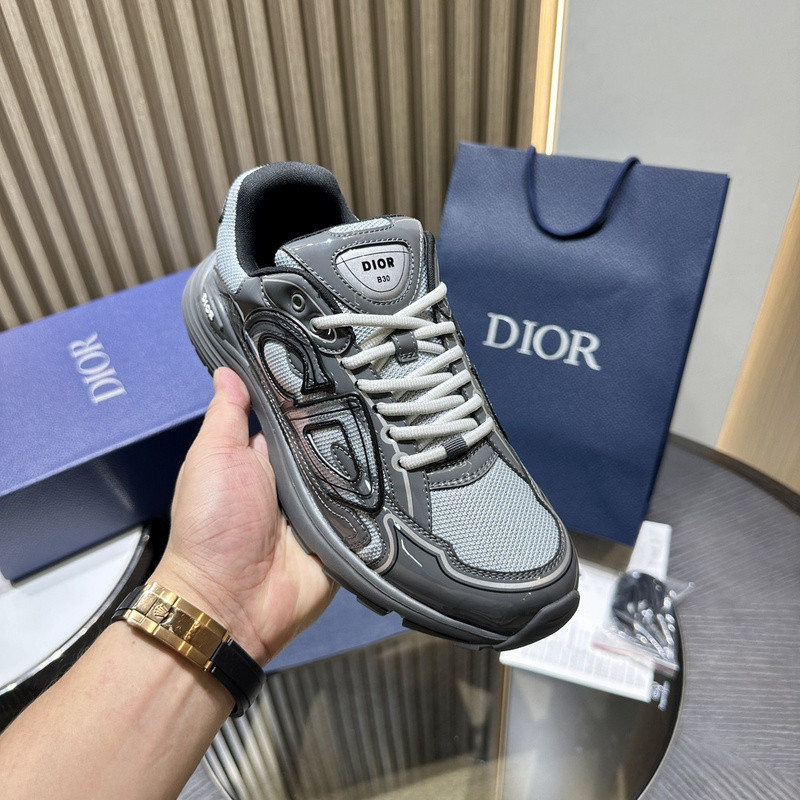 DIO* SNEAKER