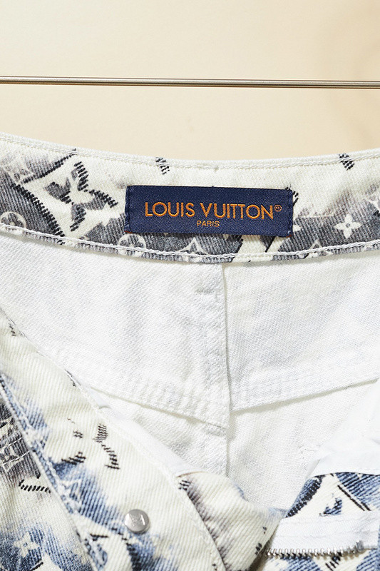 L0uis Vuitt0n