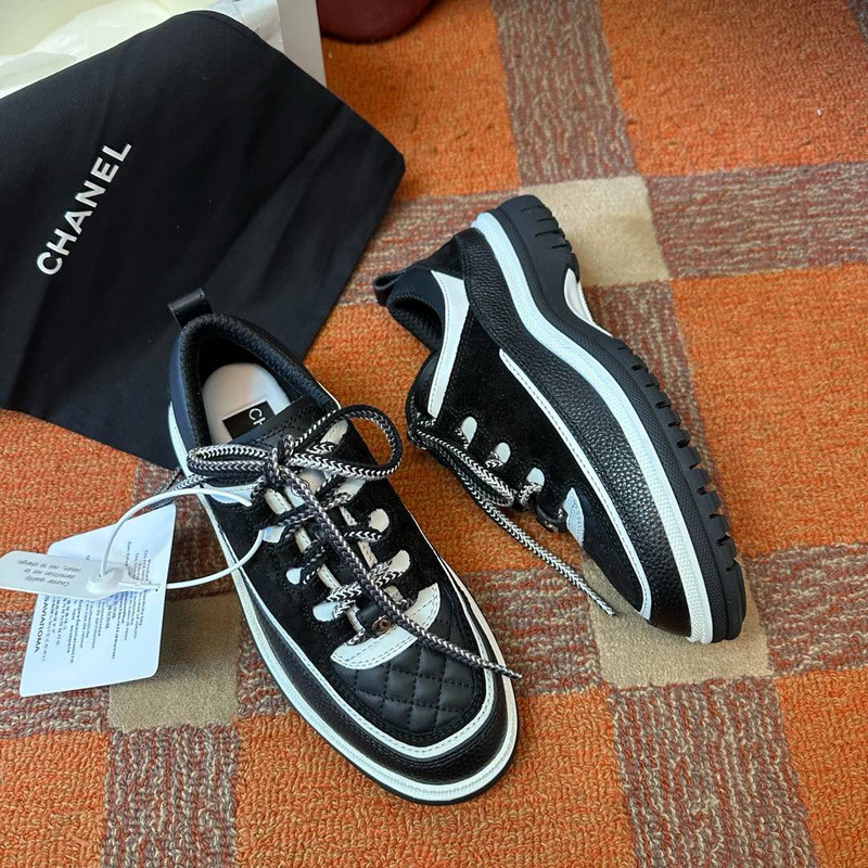 Ch**el sneaker