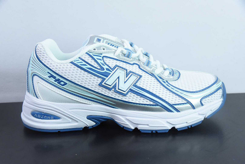 NEW BALANCE SNEAKER