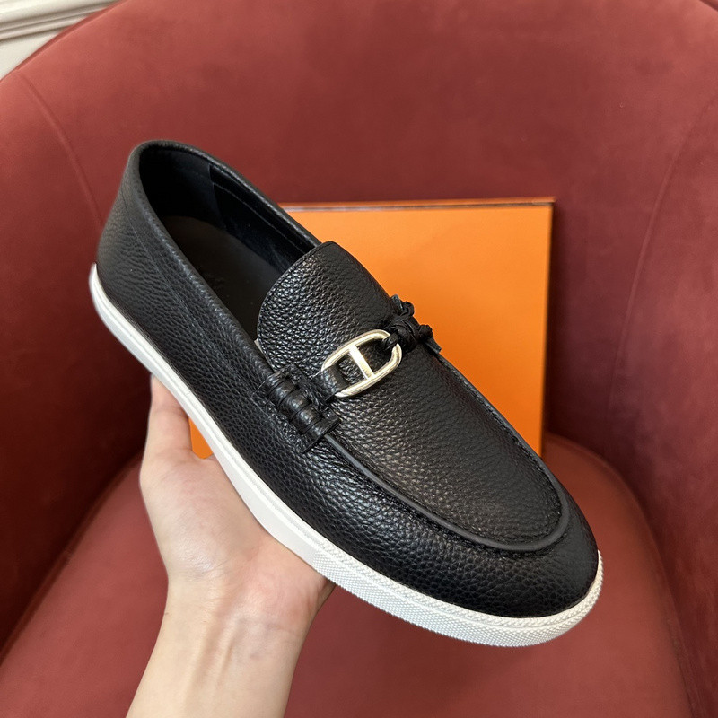 H**me5 sneaker