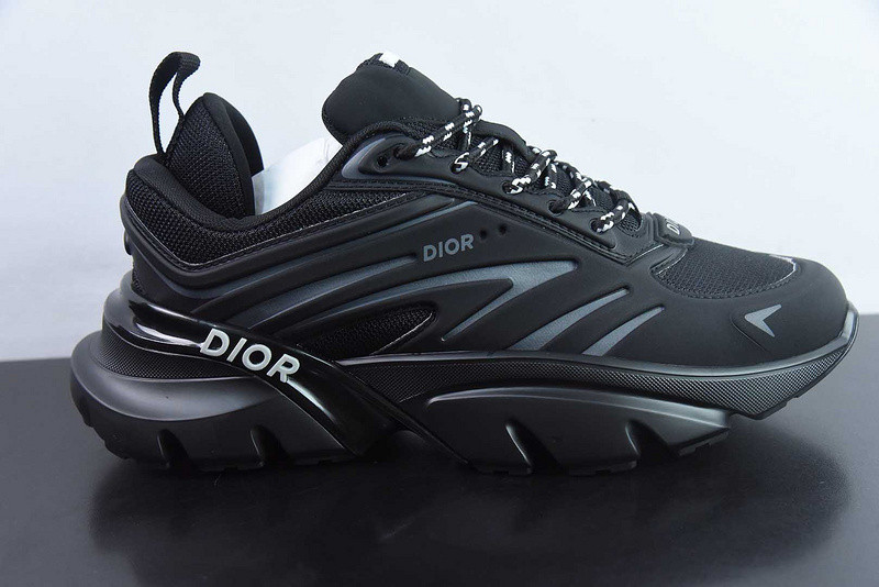 DIO* SNEAKER