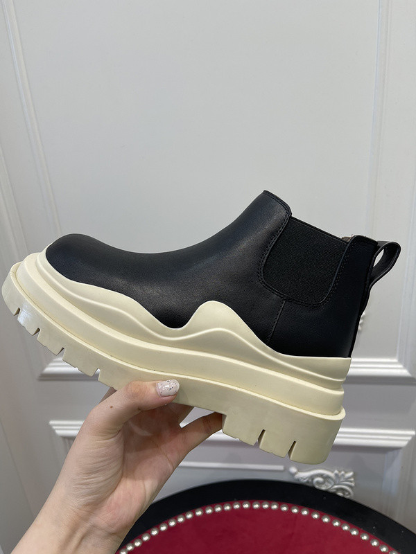 Bo*te*ga ve*ne*ta sneaker