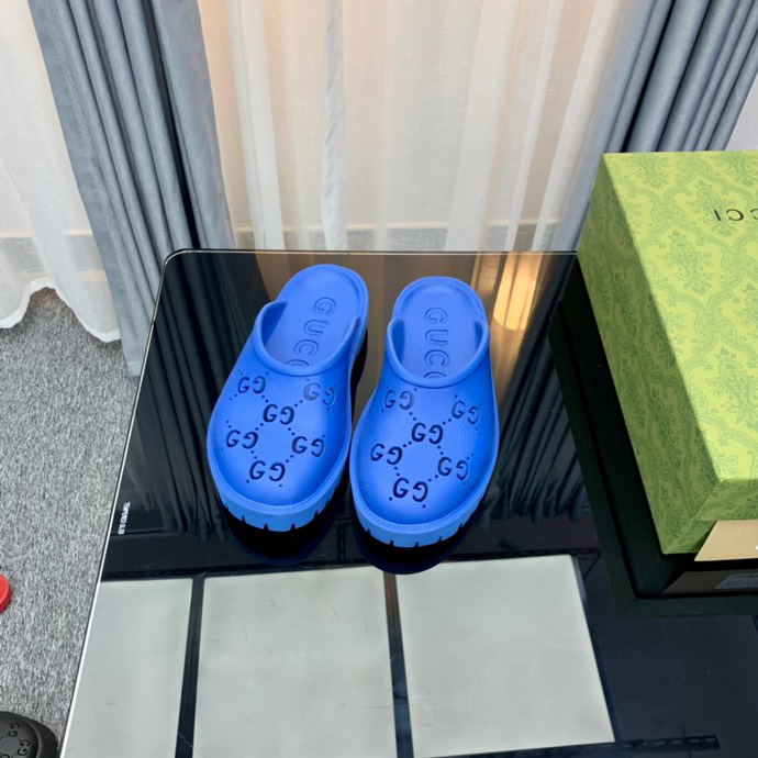 g*u*i sandals low
