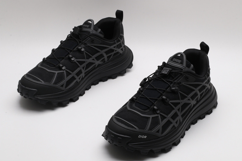 dio* sneaker