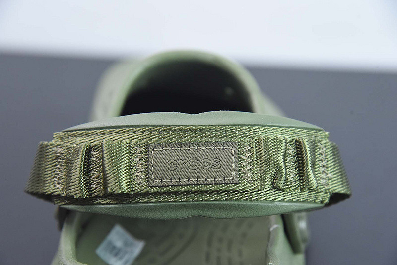 Cr*0*s echo clog army green