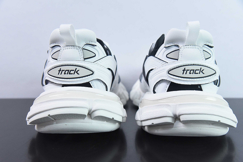 bc track sneaker