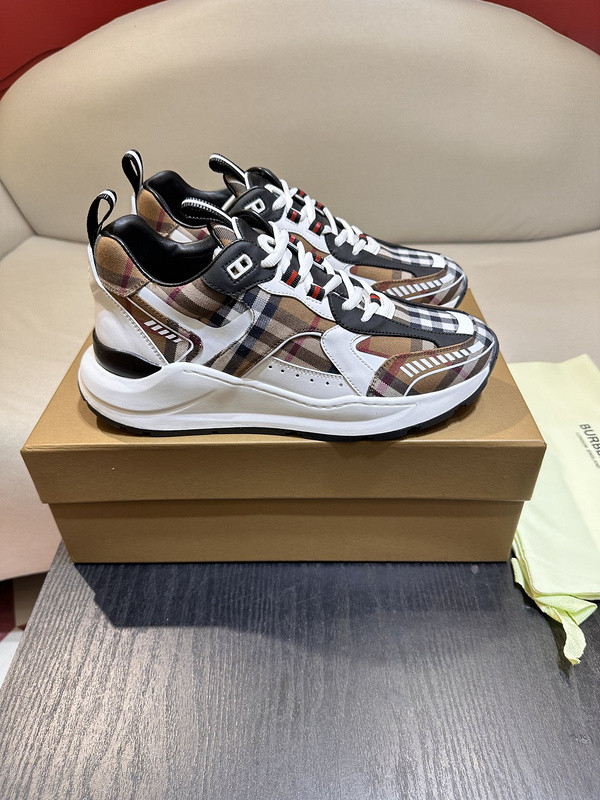 B**rry sneaker
