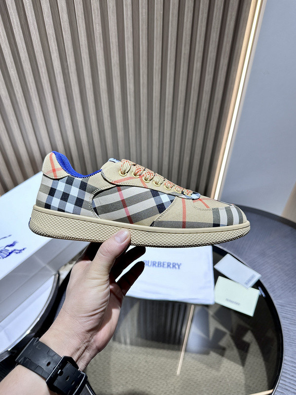 B**rry sneaker