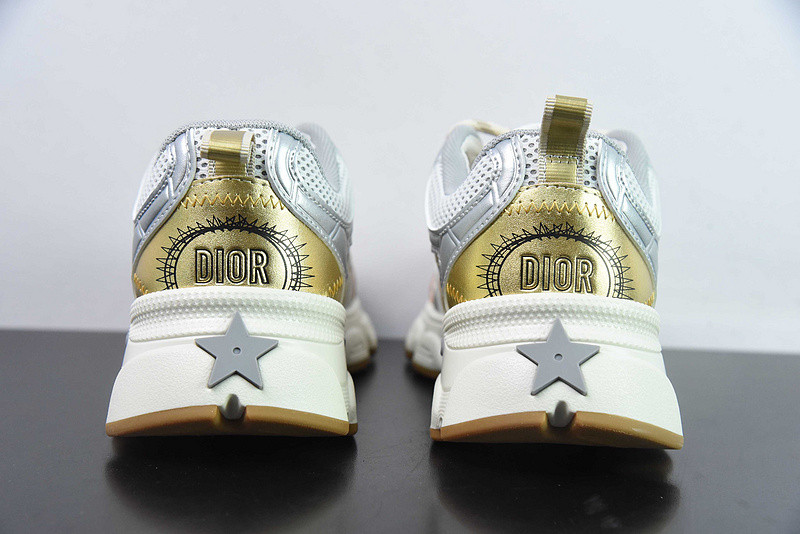 dio* sneaker