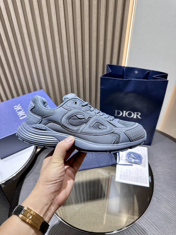 dio* sneaker