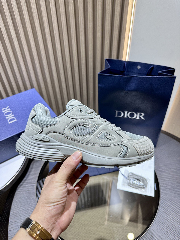dio* sneaker