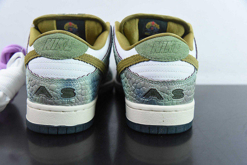 Alexis Sablone x Nike SB Dunk Low 