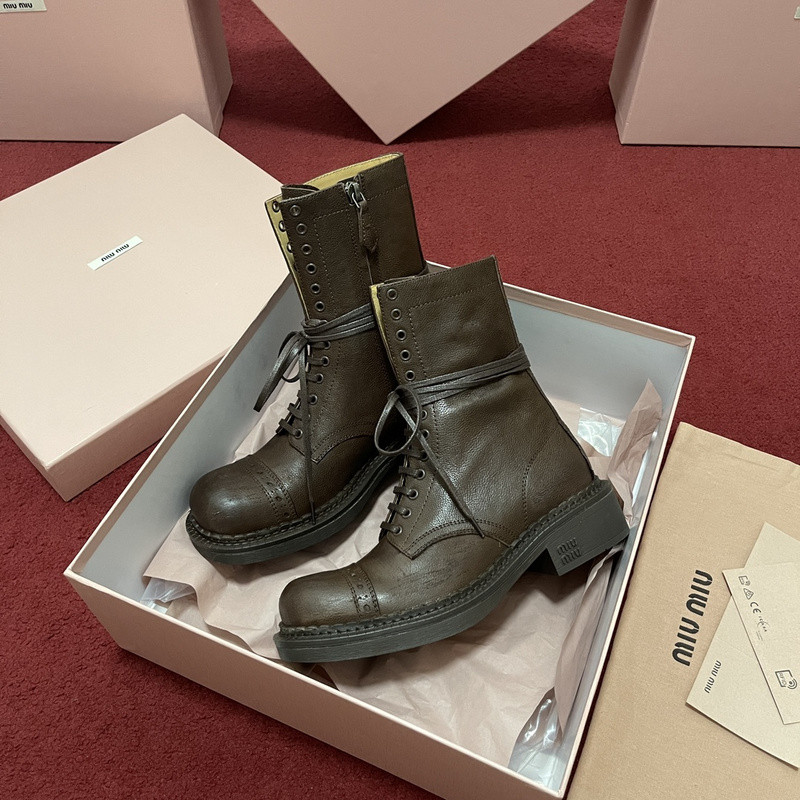 M1um1u sneaker