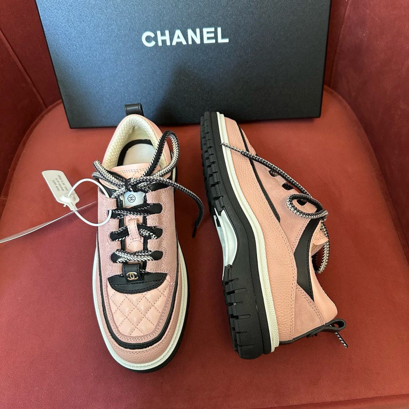 Ch**el sneaker