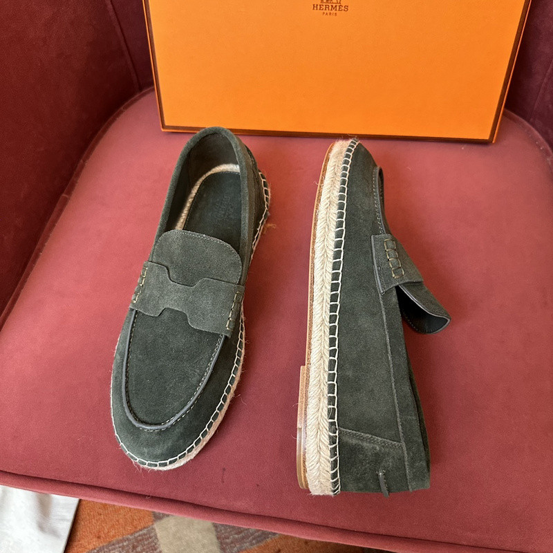 H**me5 sneaker