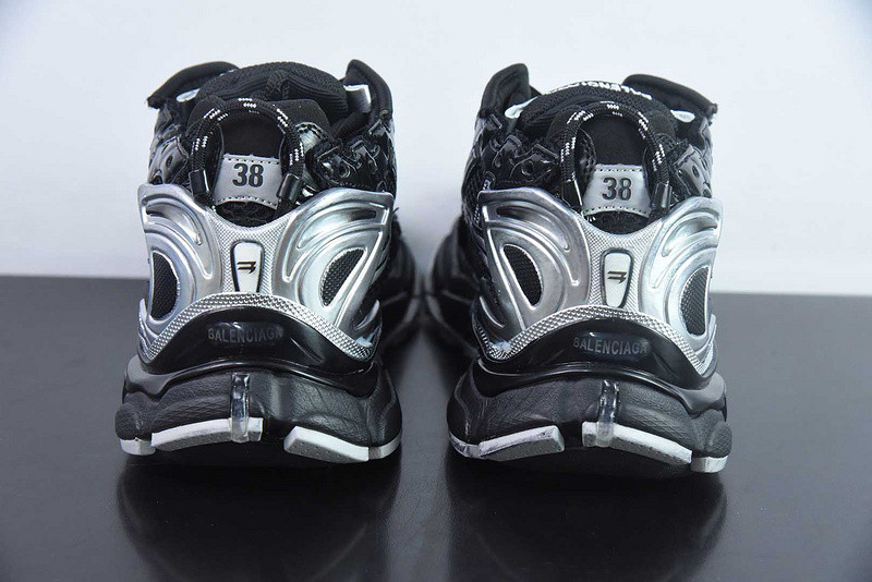 Ba1en*iaga runner sneaker