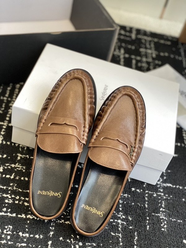 Sa1nt Lau*nt sneaker