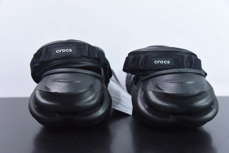 Cr*0*s echo clog black