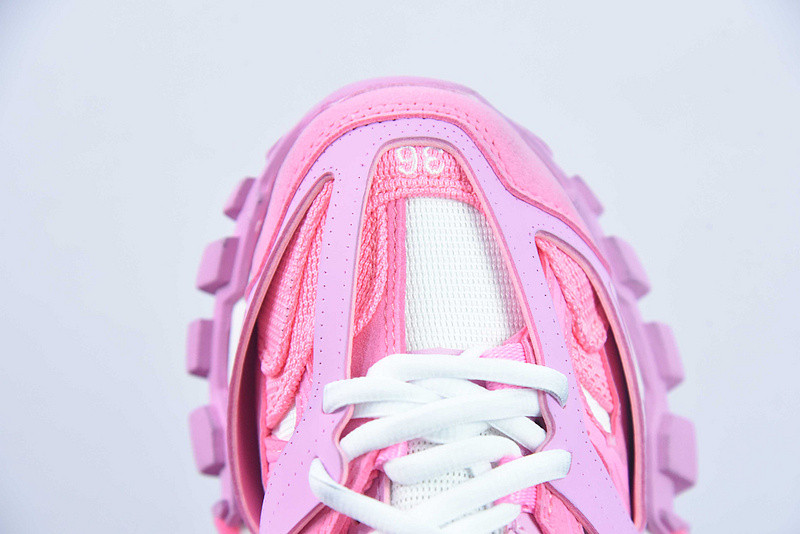 bc track sneaker