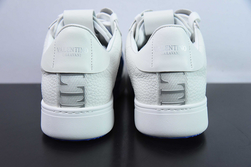 Va1e*ntin0 sneaker