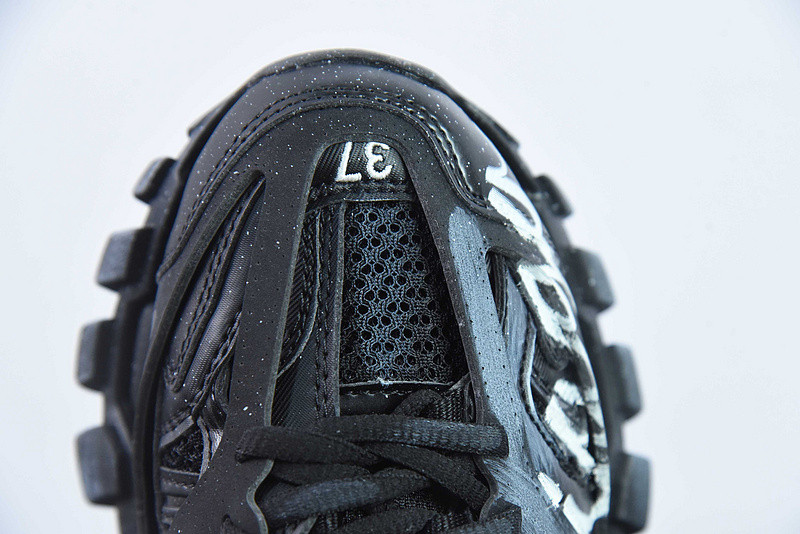 bc track sneaker
