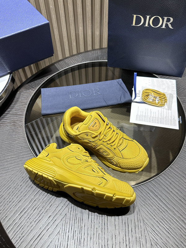 dio* sneaker