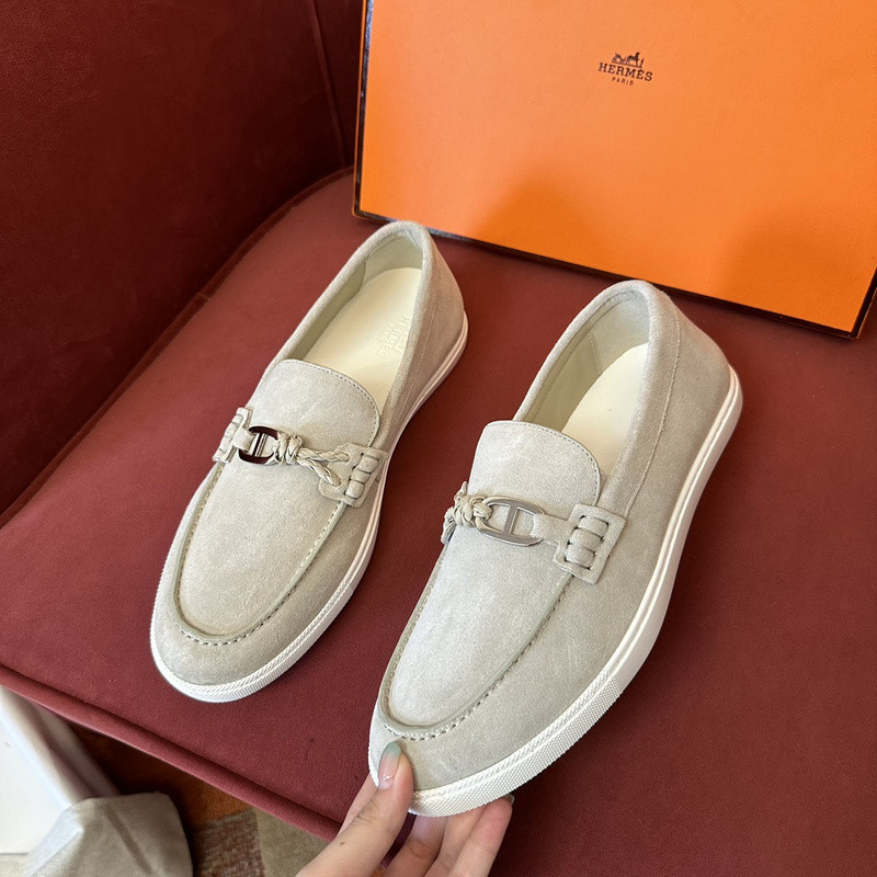 H**me5 sneaker