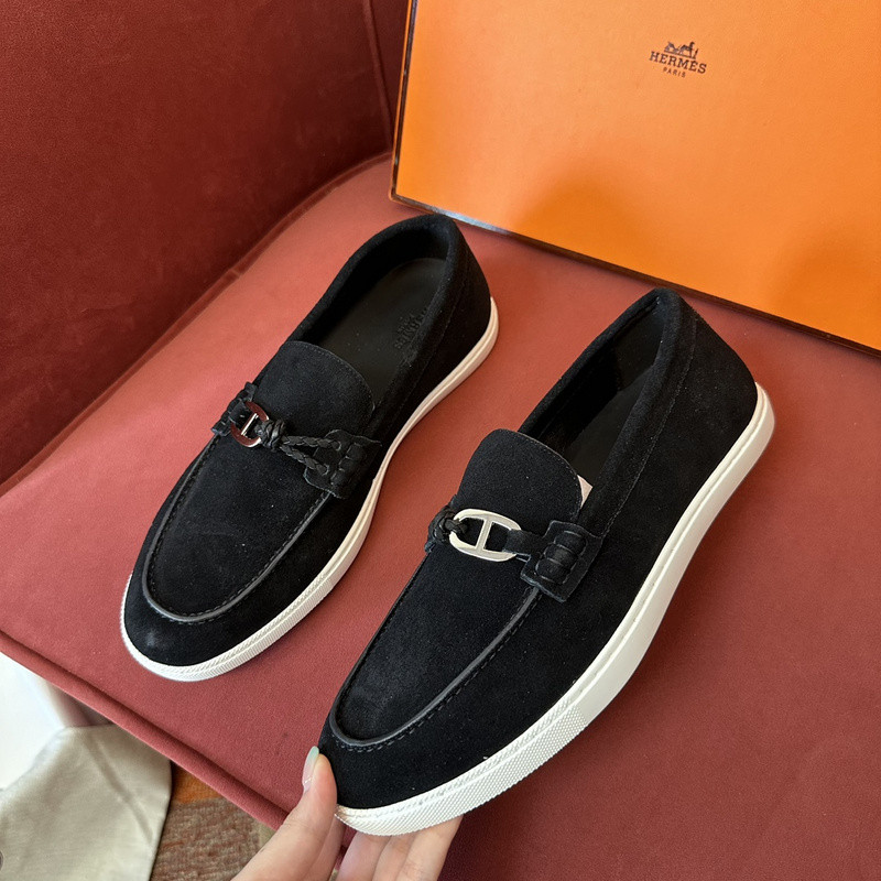 H**me5 sneaker