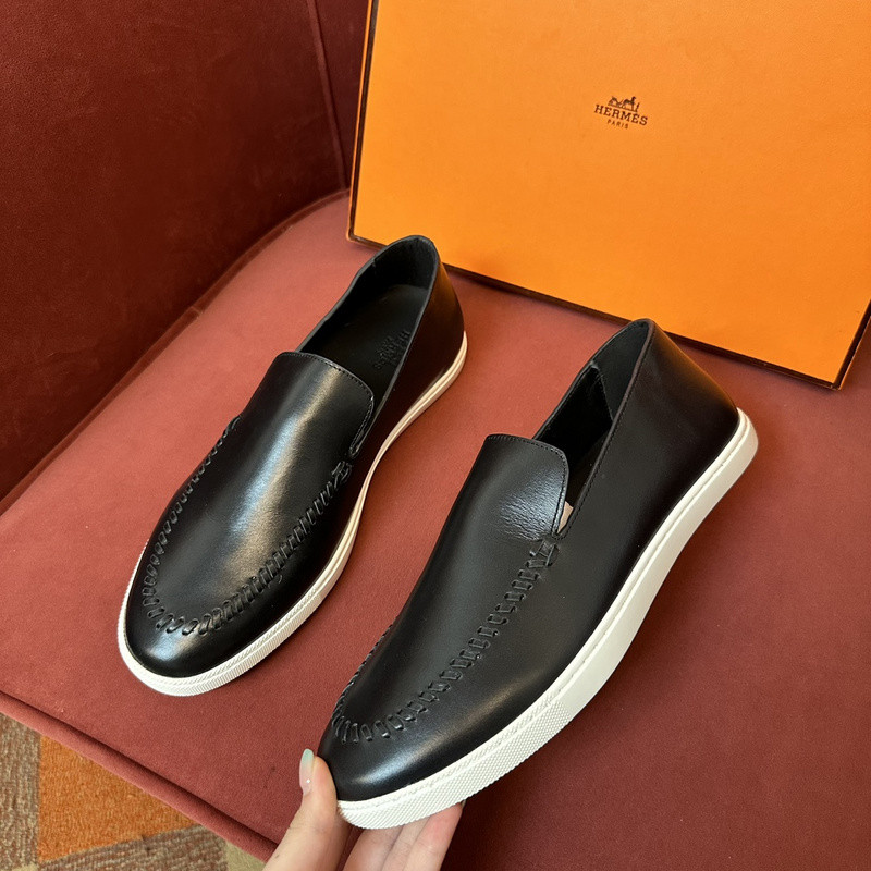 H**me5 sneaker